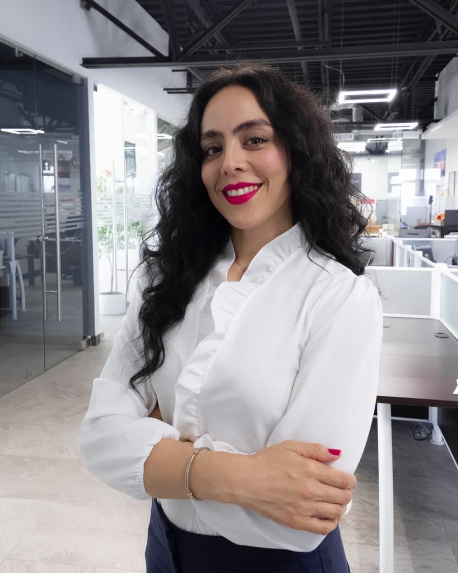 Lic. Clara Gallardo, asesora inmobiliaria a cargo de la venta de la casa en Residencial del Valle